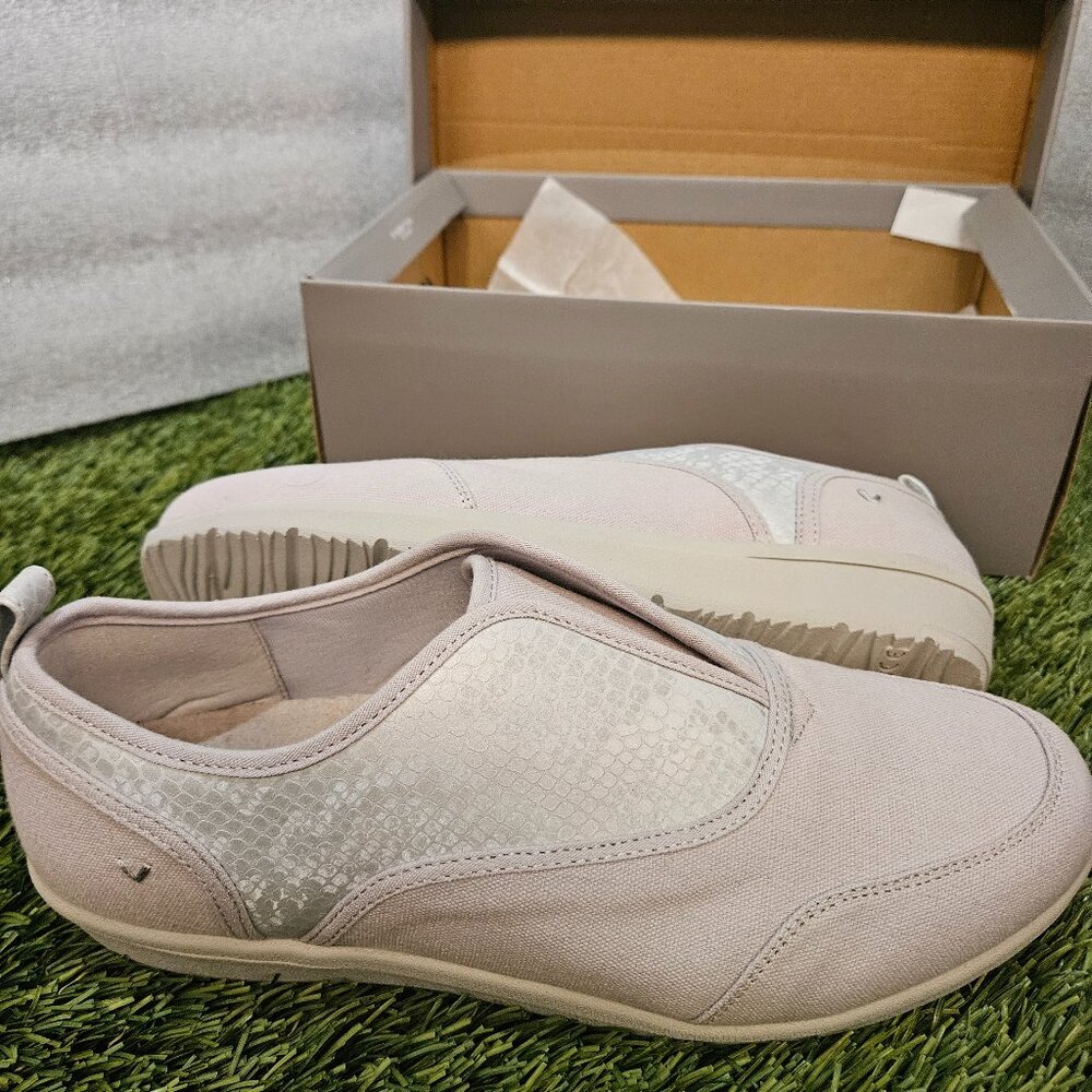 Vionic Women’s Magnolia Denver Slip-On Walking Shoes – Size 11 – NIB 👟✨